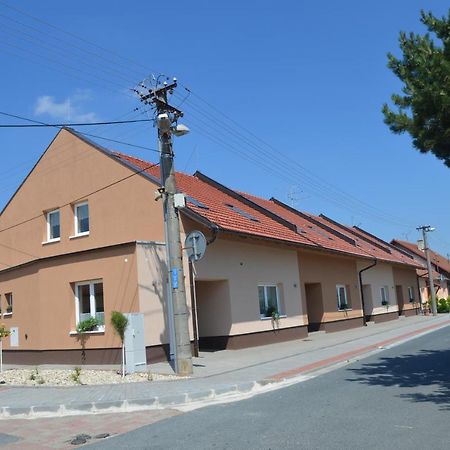 Apartmany Za Dvorem Velké Pavlovice Εξωτερικό φωτογραφία