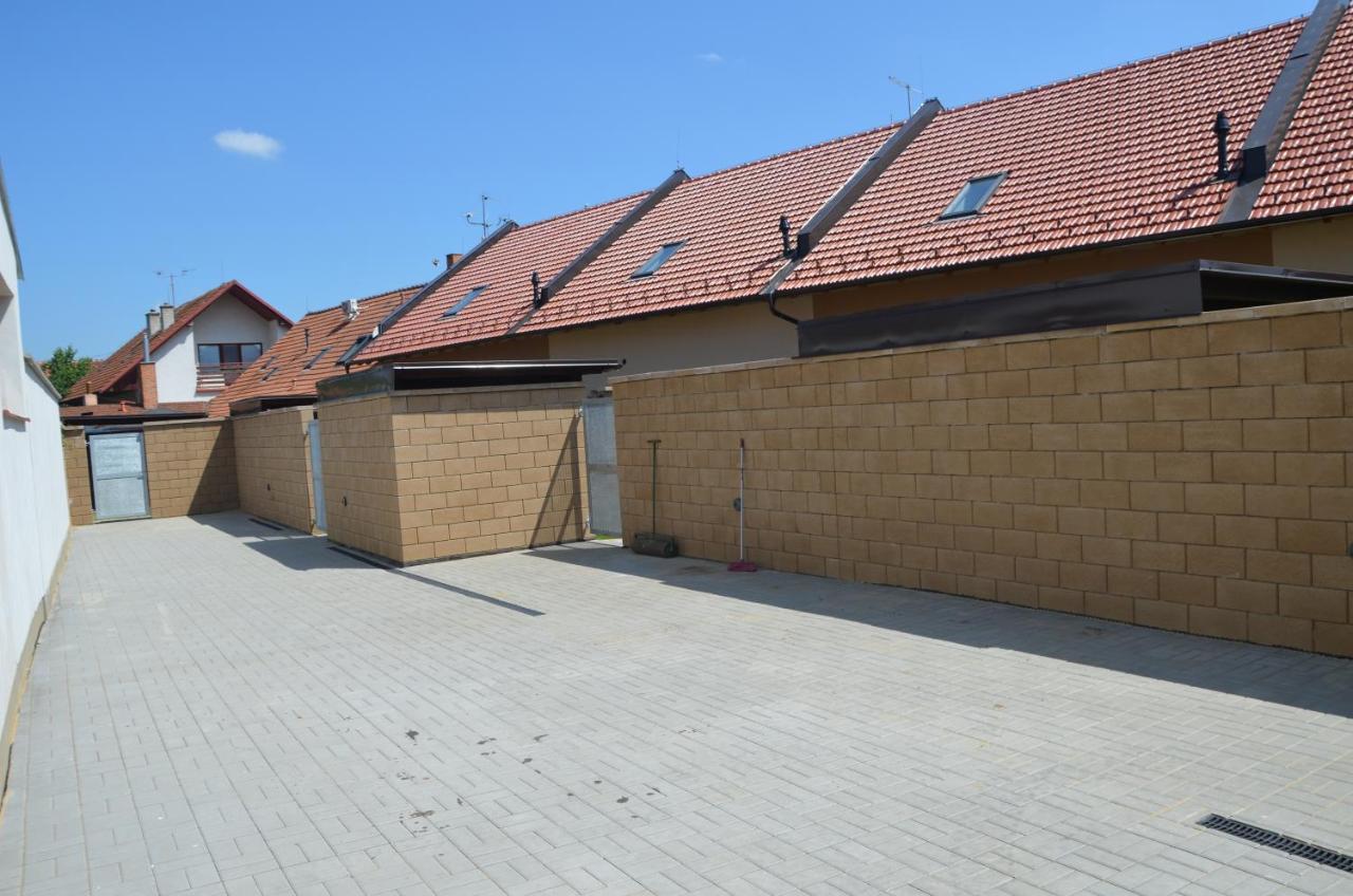 Apartmany Za Dvorem Velké Pavlovice Εξωτερικό φωτογραφία