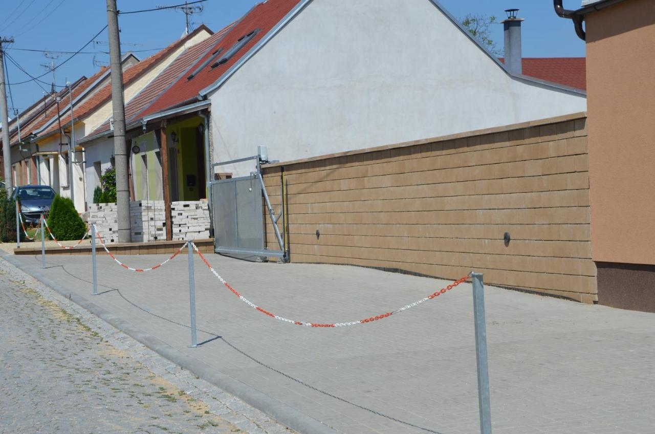 Apartmany Za Dvorem Velké Pavlovice Εξωτερικό φωτογραφία